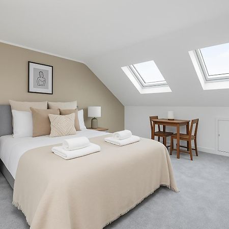 Bright Private Rooms - Peaceful Morden Location ลอนดอน ภายนอก รูปภาพ